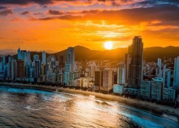 Começa neste domingo o alargamento da praia em Balneário Camboriú