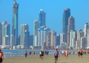 SC terá virada no tempo durante a semana com temperaturas de verão