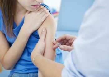 Deve começar ainda em agosto a vacinação de adolescentes em SC