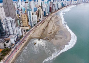 Recuperação da faixa de areia já avançou 350 metros até esta sexta-feira