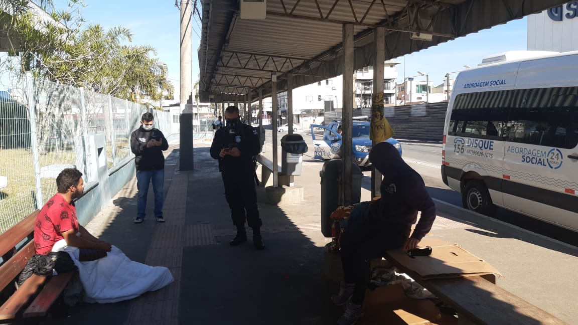 Abordagem Social acolhe mais de 40 moradores em situação de rua em BC