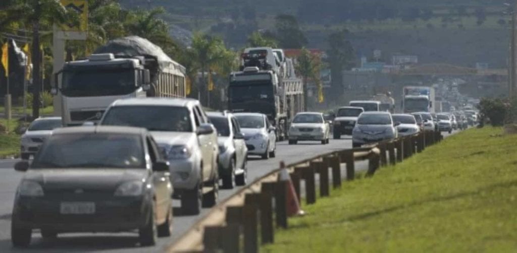 CNH válida por 10 anos e punição menor para excesso de velocidade; Senado aprova alterações no CTB