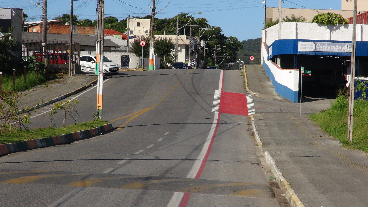 Prefeitura de Camboriú inicia a instalação de ciclofaixas em ruas da cidade