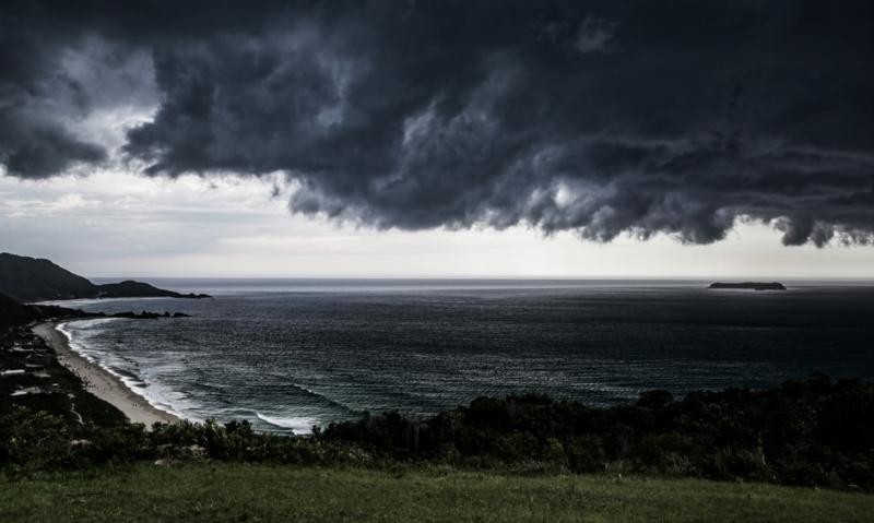 Cinco regiões de Santa Catarina têm riscos de temporais com vento e granizo nesta sexta-feira