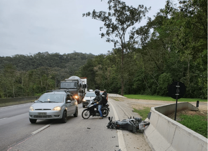 Motociclista morre na BR-101 entre Balneário Camboriú e Itapema