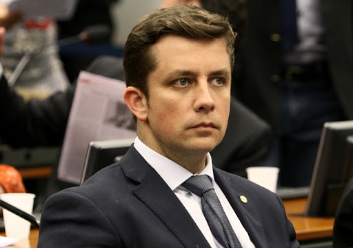Fabrício Oliveira critica governo de SC e cobra mais leitos de Covid-19 para atender a região