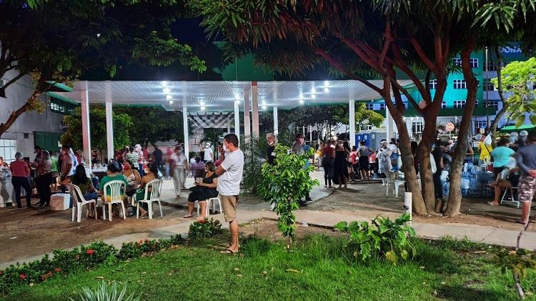 Noites na porta de hospital em Manaus; agonia por informações