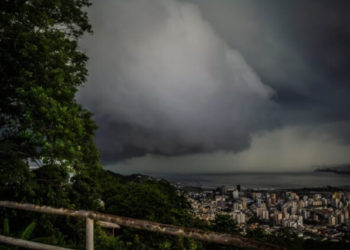 Feriado com calor perto dos 30°C, mas com chance de temporais em Santa Catarina