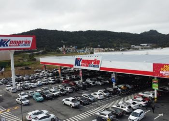 Komprão Koch Atacadista celebra aniversário com um mês de sorteios, ofertas e promoções
