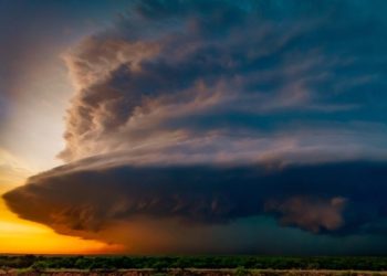 Alerta para tempestade, granizo e vento de até 90 km/h em Santa Catarina