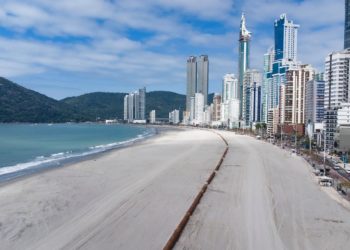 Mais de 1 milhão de metros cúbicos já foram trazidos para a Recuperação da Praia Central