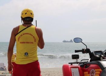 Balneário Camboriú bate recorde no número de guarda-vidas no verão depois de alargamento da Praia