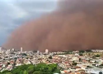 Meteorologista alerta que pode acontecer tempestade de areia em SC