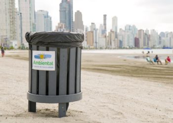 Prefeitura instala mais lixeiras por toda extensão da Nova Praia Central