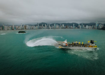 Veja para onde vai draga que fez o alargamento da praia em Balneário Camboriú