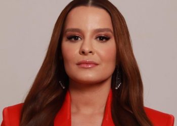 Avião com cantora Maiara após falha em motor faz pouso de emergência em Florianópolis