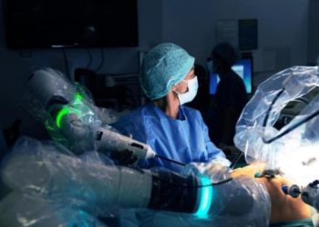Hospital em BC será o segundo no país a utilizar um robô médico para cirurgias