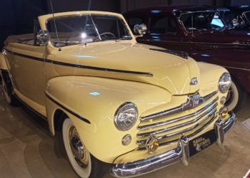 Museu do Automóvel de Pomerode (SC) ganha decoração especial de Páscoa