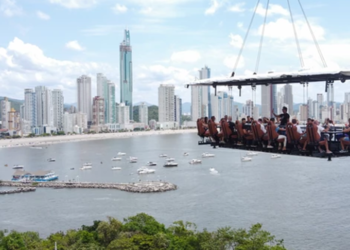 Restaurante suspenso a 50 metros de altura é a nova atração de Balneário Camboriú