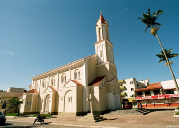 Igreja Matriz Divino Espírito Santo de Camboriú completa 173 anos