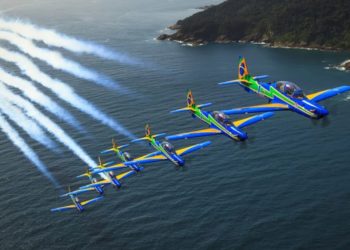 Queda de avião adia apresentação da Esquadrilha da Fumaça em Balneário Camboriú