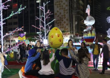 Brincadeiras e muita diversão marcaram a abertura da Páscoa em Balneário Camboriú