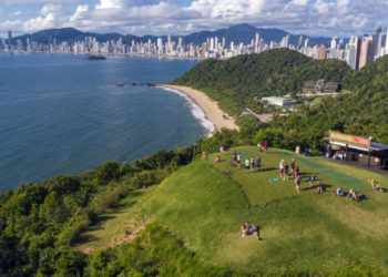 Vereadores aprovam concessão do Morro do Careca, em Balneário Camboriú