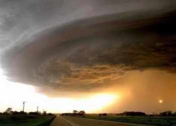 Possibilidade de furacão não é descartada pela Defesa Civil no Sul do Brasil