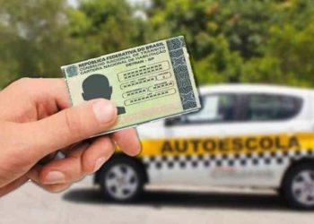 Aulas em autoescola podem deixar de ser obrigatórias para tirar a CNH