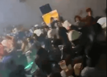 Briga em baile de tabacaria termina com várias pessoas feridas em Itajaí