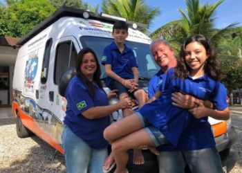 Família de Brusque vai dar volta ao mundo de carro pela segunda vez