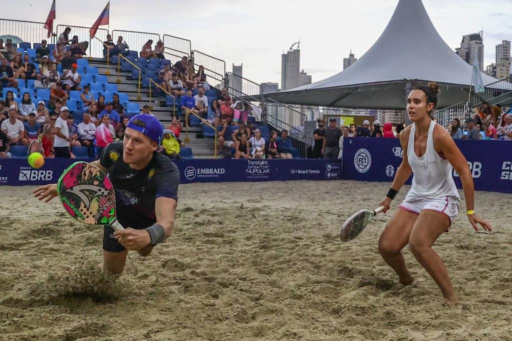 Mundial de Beach Tênis em  Balneário Camboriú