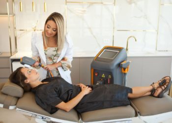 Muito além do botox e dos preenchimentos: médica indica 10 procedimentos para gerenciar o envelhecimento