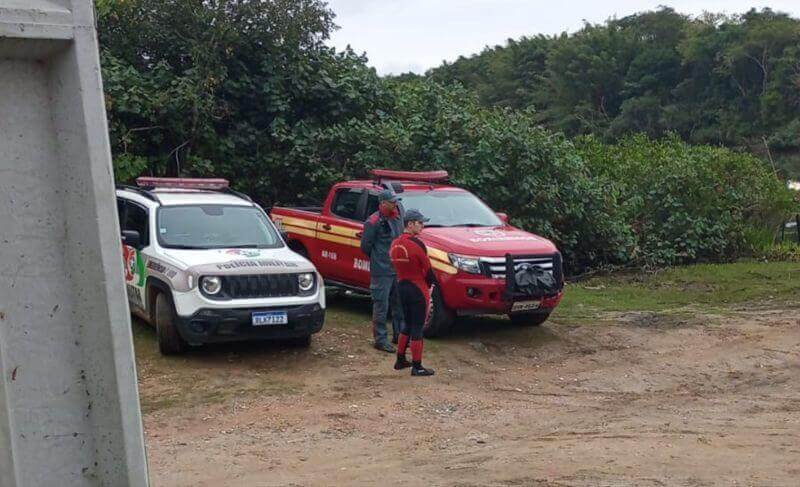 Corpo de homem é encontrado boiando 