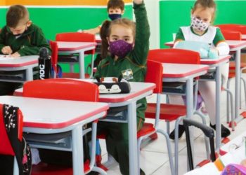 Educação de Camboriú desenvolve estratégias para melhorar a qualidade do ensino