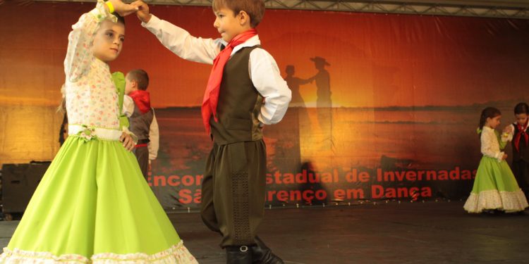 Dança gaúcha para crianças