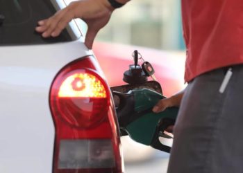 Petrobras anuncia redução no preço da gasolina a partir de quarta-feira