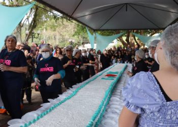 BC 58 anos: mais de 10 mil fatias de bolo foram distribuídas à população