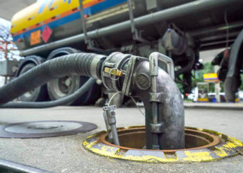 Governo de SC reduz ICMS da gasolina, álcool, eletricidade e comunicações