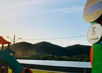 Camboriú recebe novos relógios e painéis digitais