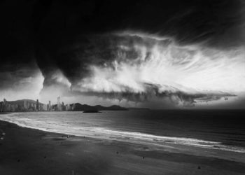 Defesa civil emite alerta para ciclone e chuva volumosa em Santa Catarina