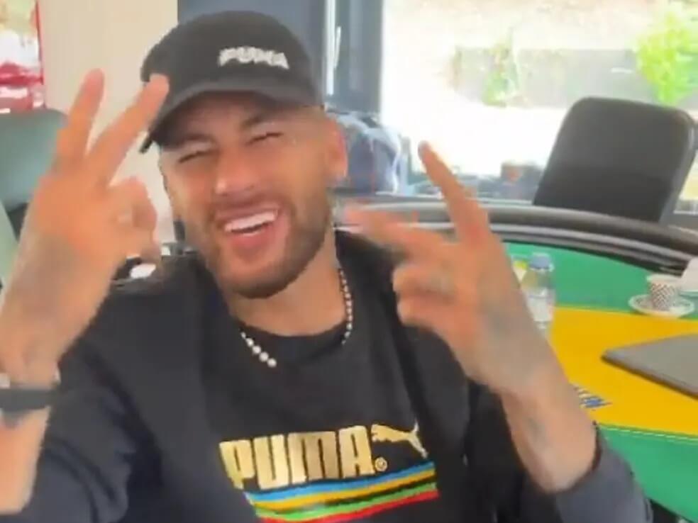 VÍDEO: Neymar declara apoio em Bolsonaro e faz dancinha