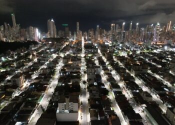 Iluminação de LED é finalizada no Bairro das Nações em Balneário Camboriú