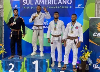 Lutadores de Balneário Camboriú ficam em 1º lugar no Sul-Americano de Jiu-Jitsu