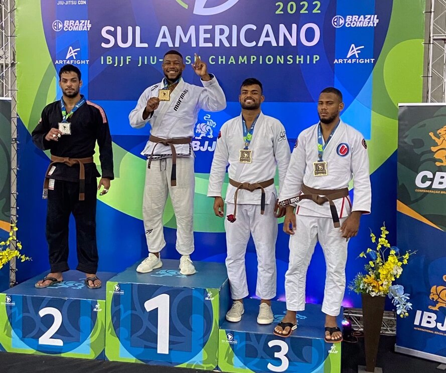Lutadores de Balneário Camboriú ficam em 1º lugar no Sul-Americano de Jiu-Jitsu
