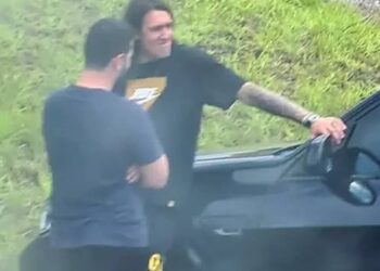 Goleiro Cássio do Corinthians é parado em blitz de Gaspar