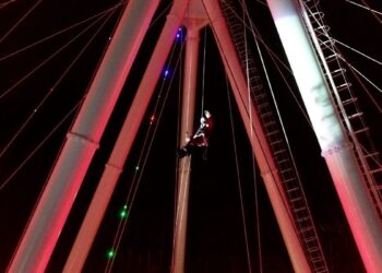 Papai Noel vai descer de rapel da Roda Gigante de Balneário Camboriú