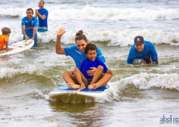 Balneário Camboriú sedia neste sábado o 6º Festival Nacional de Surf para Autistas