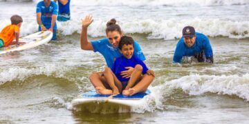 Balneário Camboriú sedia neste sábado o 6º Festival Nacional de Surf para Autistas