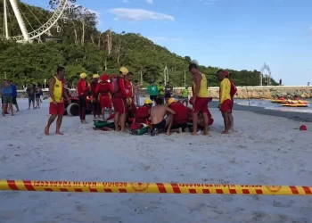Criança de 6 anos morre afogada na praia Central de Balneário Camboriú